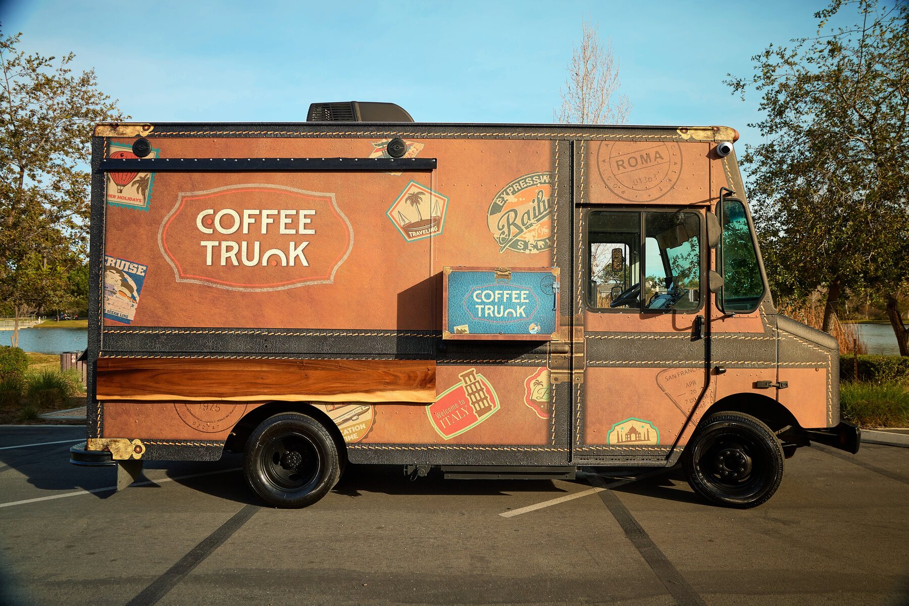 The original small Coffee Trunk’s brown luggage-inspired design